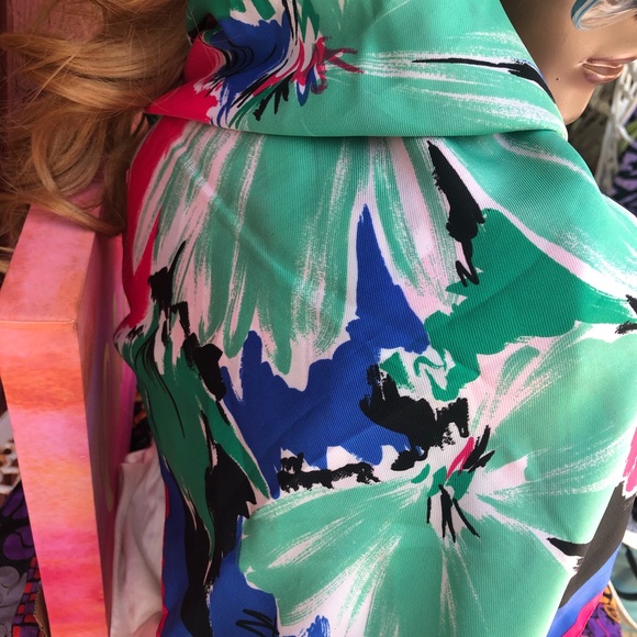 Vintage Pierre Cardin Paris Silk Scarf flowers - Picture 3 of 7